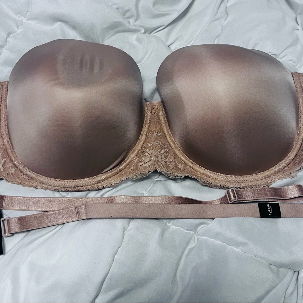 NWT Torrid Strapless Bombshell Bra 46DD Color Rose Dust